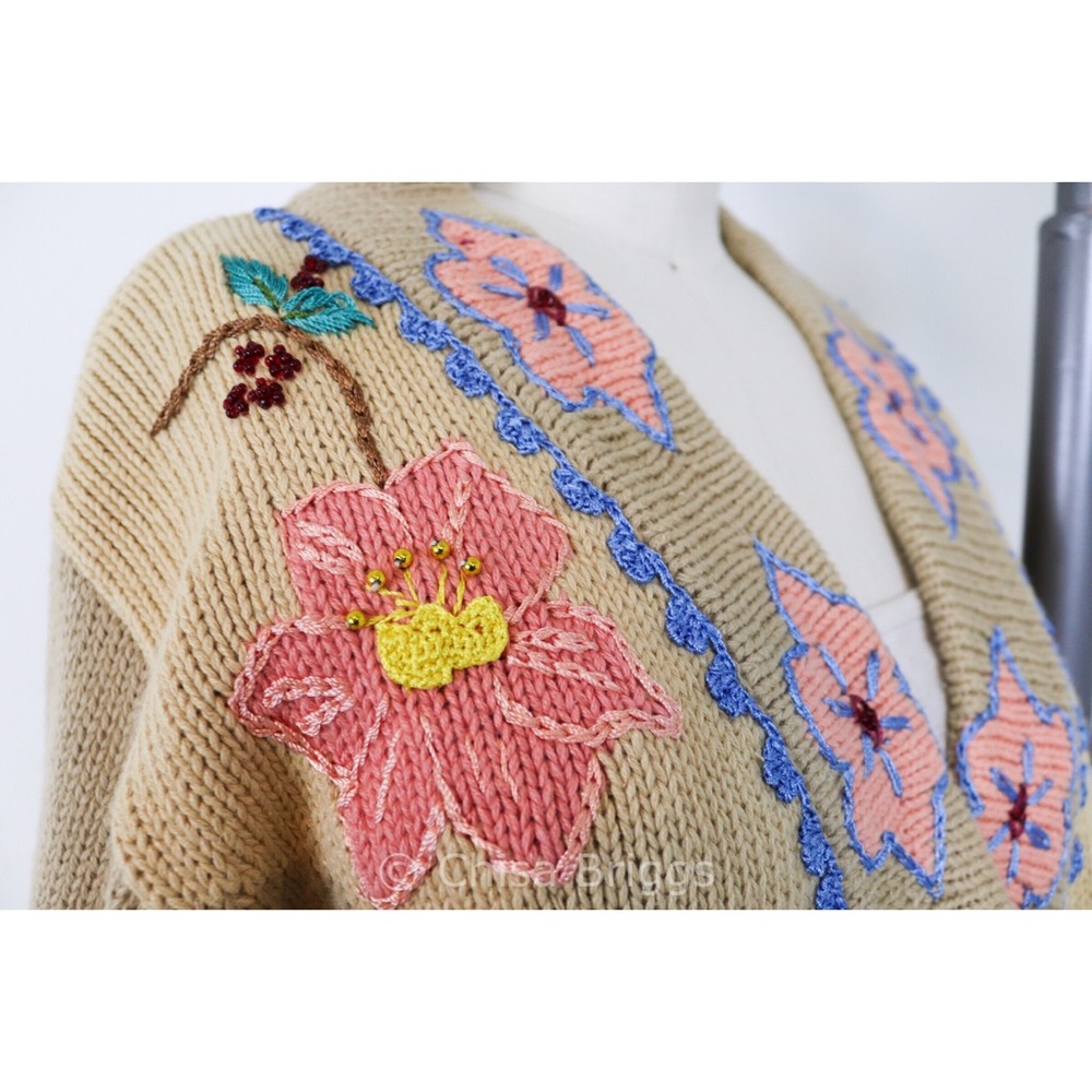 **SOLD** Storybook Knit 🔹 Gorgeous Embellishments - Picture 4 of 8